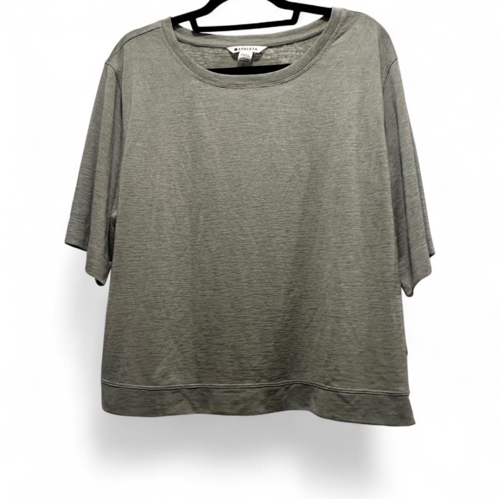 Athleta Power of She Breezy Serene Tee. Sage Green color. Size Large NWT